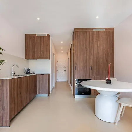 Charming Golden Mile At 300m From The 마르베야