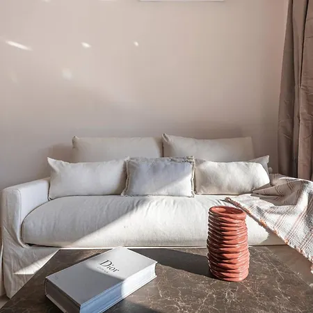 Charming Golden Mile At 300m From The 아파트